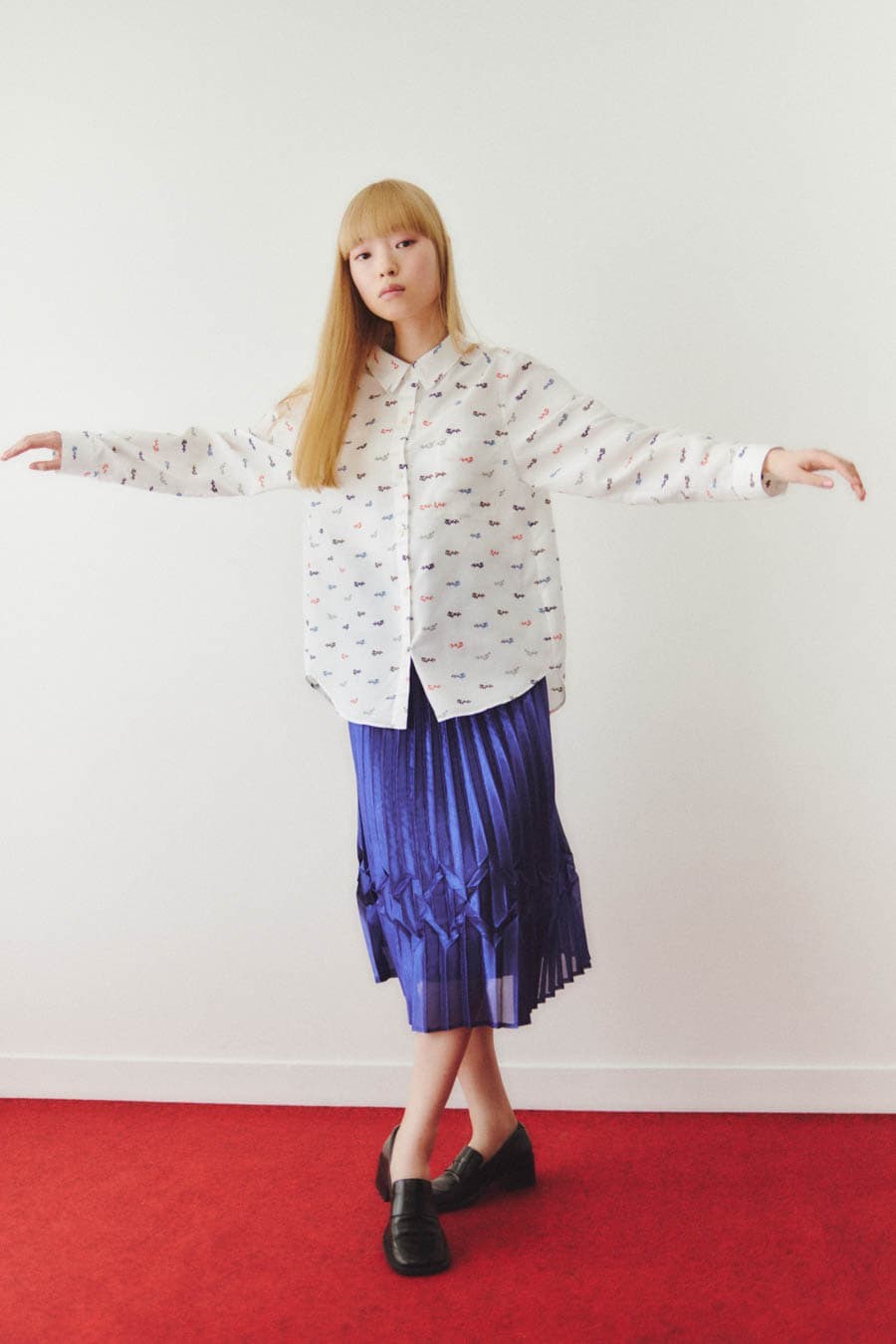 ポップな柄使いで遊ぶ、〈ヴィヴィアン タム〉の春服 - Slide:2