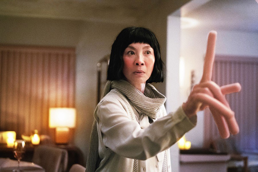 『エブリシング・エブリウェア・オール・アット・ワンス』 ミシェル・ヨー インタビュー - Slide:1