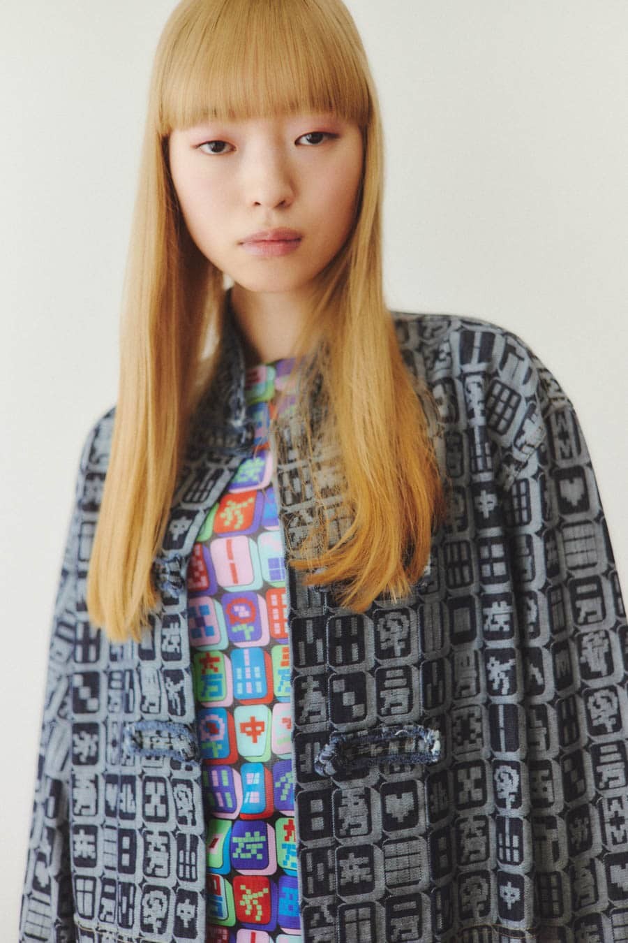 ポップな柄使いで遊ぶ、〈ヴィヴィアン タム〉の春服 - Slide:2