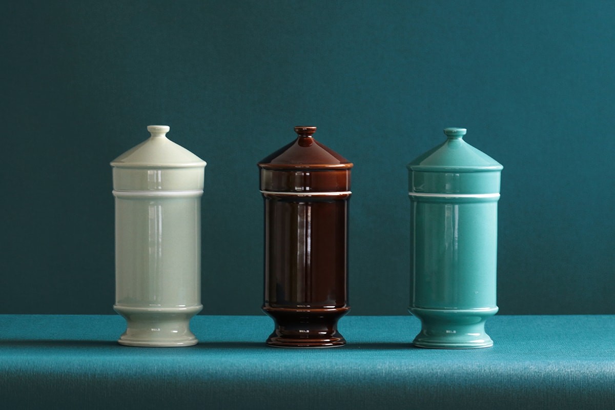 〈マルヒロ〉から、動物との暮らしをいっそう彩る器が誕生!蓋をパカッ、中身は…!? - Slide:1