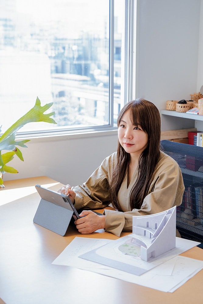 〈Yakult(ヤクルト)1000〉建築家・永山祐子さん 未来へのクリエイションをそっと支えるもの - Slide:1