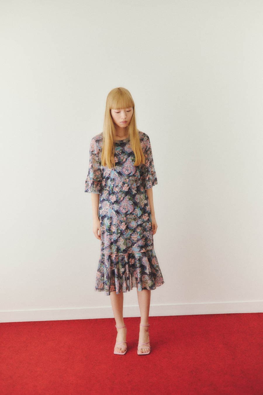 ポップな柄使いで遊ぶ、〈ヴィヴィアン タム〉の春服 - Slide:2