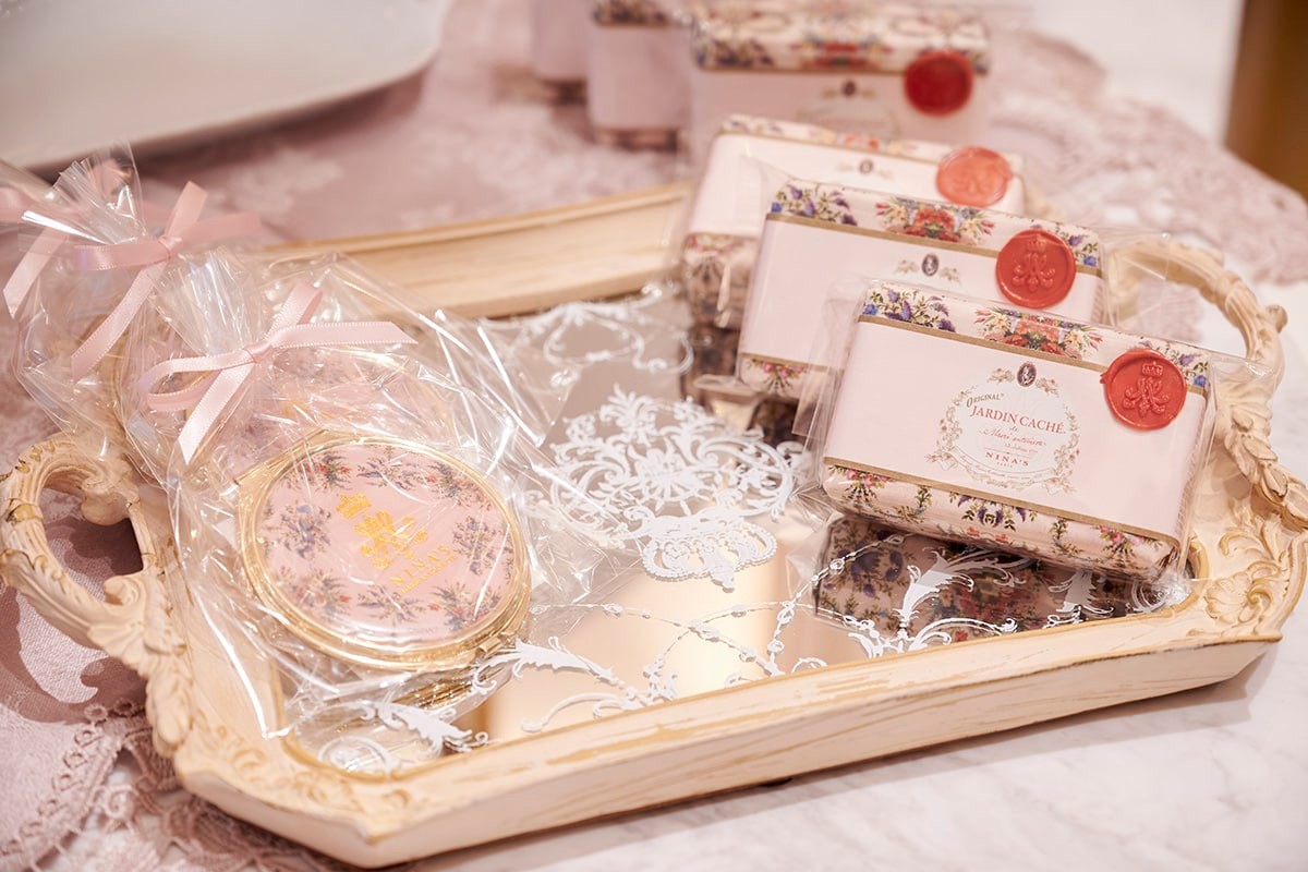 ル サロン ド ニナス 日比谷 マリーアントワネット ヴェルサイユ宮殿 - Slide:4