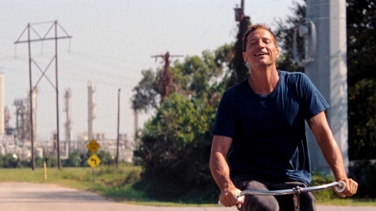 夢が失われた現代アメリカのどん底を鮮やかに映し出す『レッド・ロケット』|G’s FILM REVIEW - Slide:9