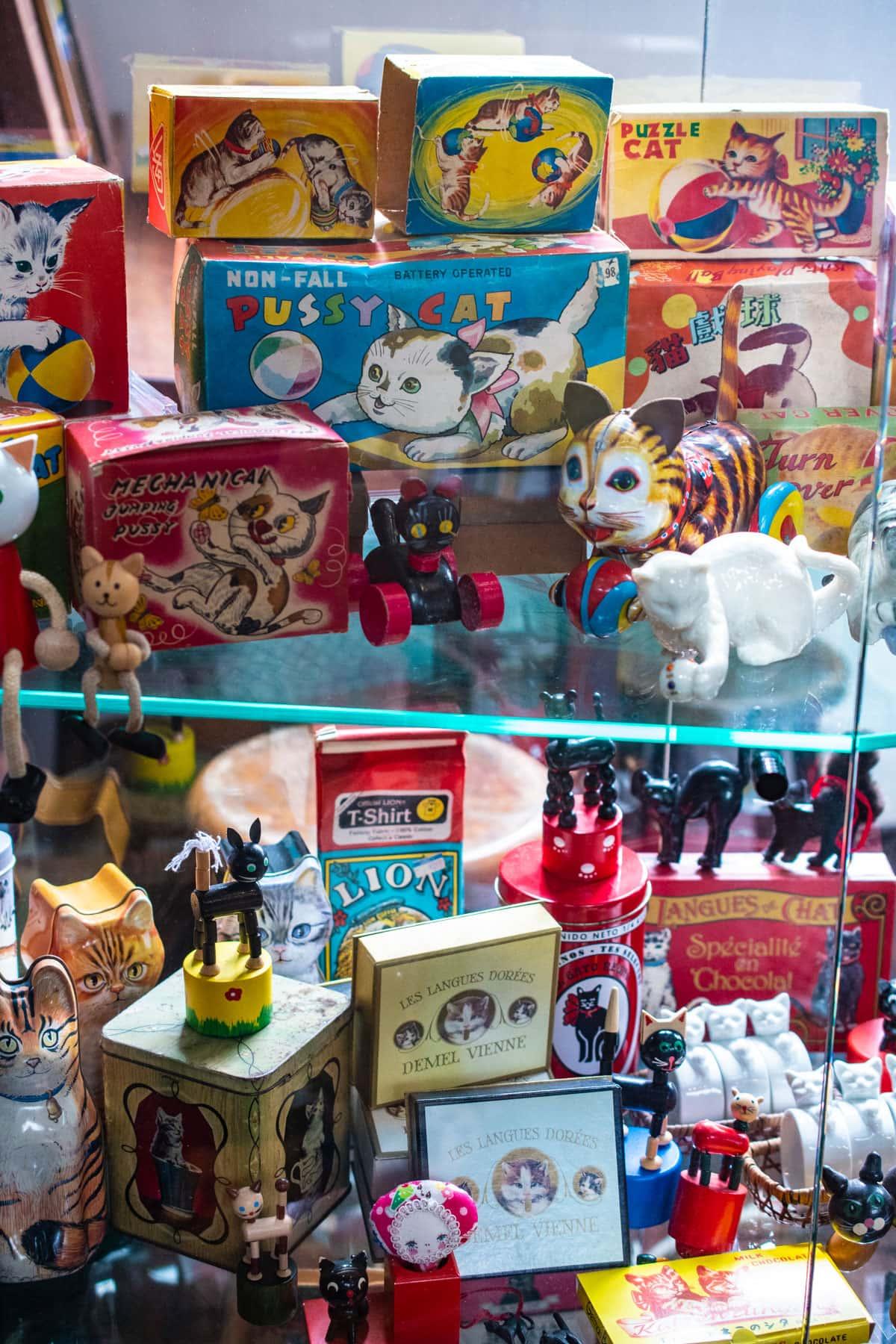 店主は年間約200匹を撮影する“キャットグラファー”。新潟「猫町珈琲店」へ - Slide:2