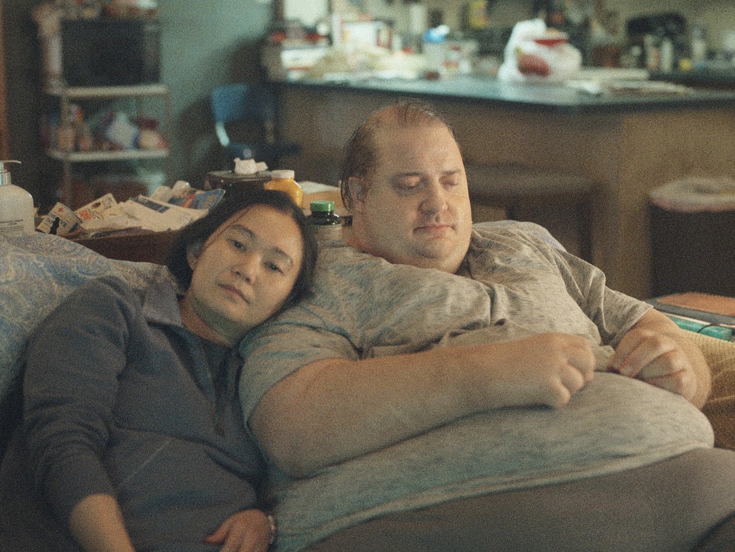 『ザ・ホエール』主演ブレンダン・フレイザーが語る、 ジョークの対象でも欠点でもなく、肥満と共存する一人の男性の正直さを描くこと - Slide:2