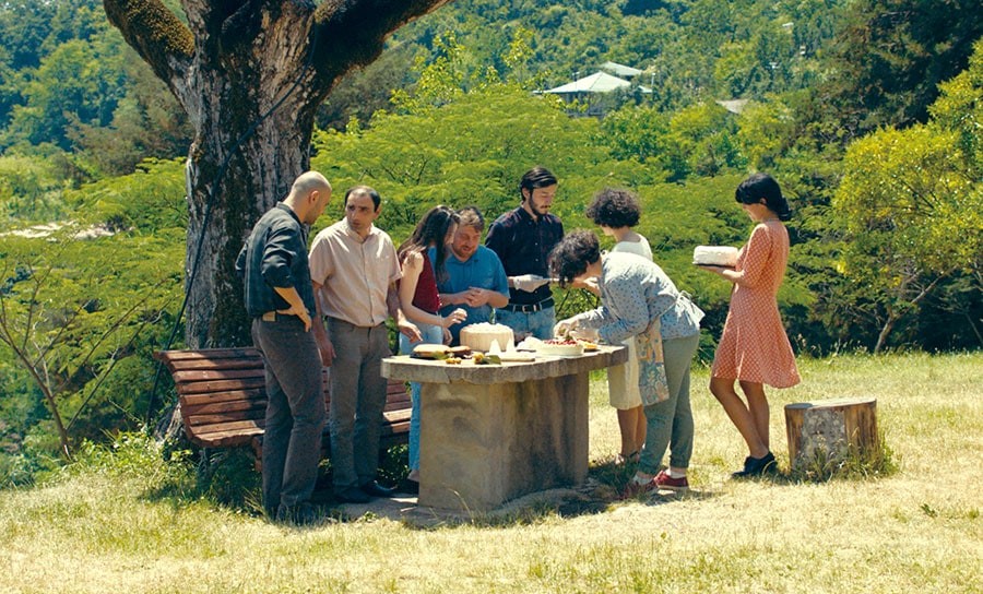 映画『ジョージア、白い橋のカフェで逢いましょう』 アレクサンドレ・コべリゼ 監督 インタビュー - Slide:1