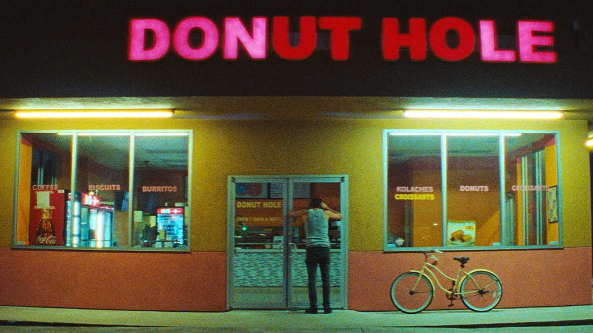 夢が失われた現代アメリカのどん底を鮮やかに映し出す『レッド・ロケット』|G’s FILM REVIEW - Slide:5