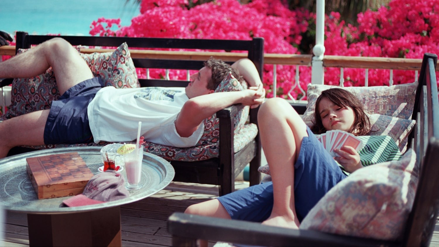 『aftersun/アフターサン』20年前のあの夏、父の思いは? - Slide:5