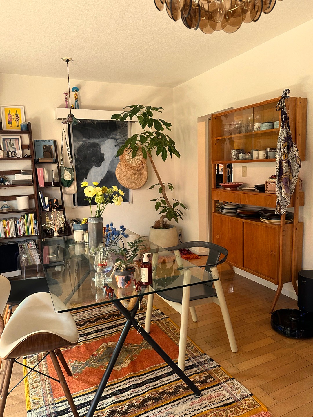 私と部屋 vol.115 感覚的に集めたインテリアで彩る - Slide:1