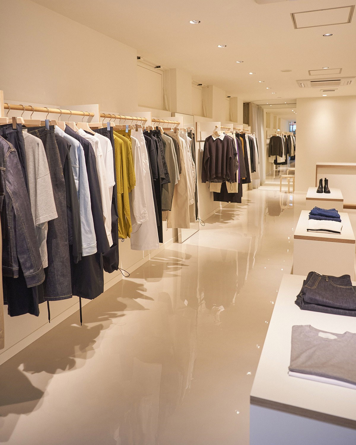 青山に待望の旗艦店オープン!デザイナーのニック・ウェイクマンに独占インタビュー