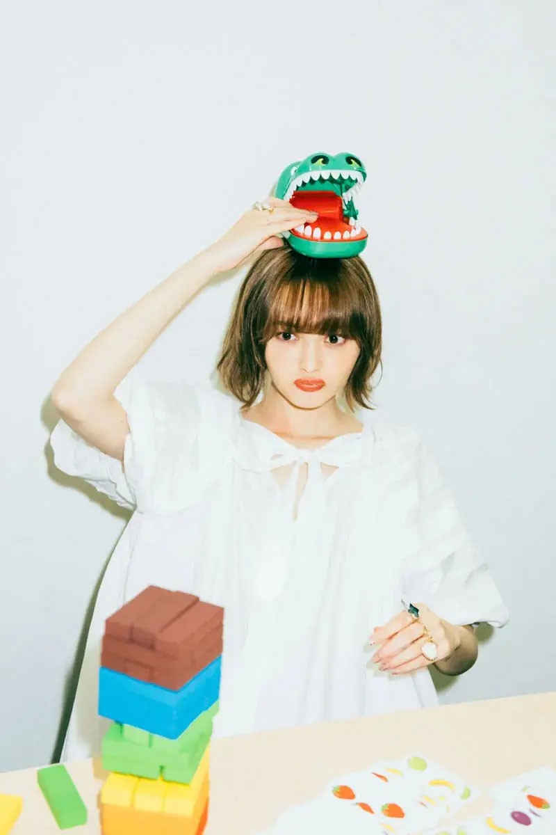 玉城ティナがゲーム勝負でいつもと違う顔!