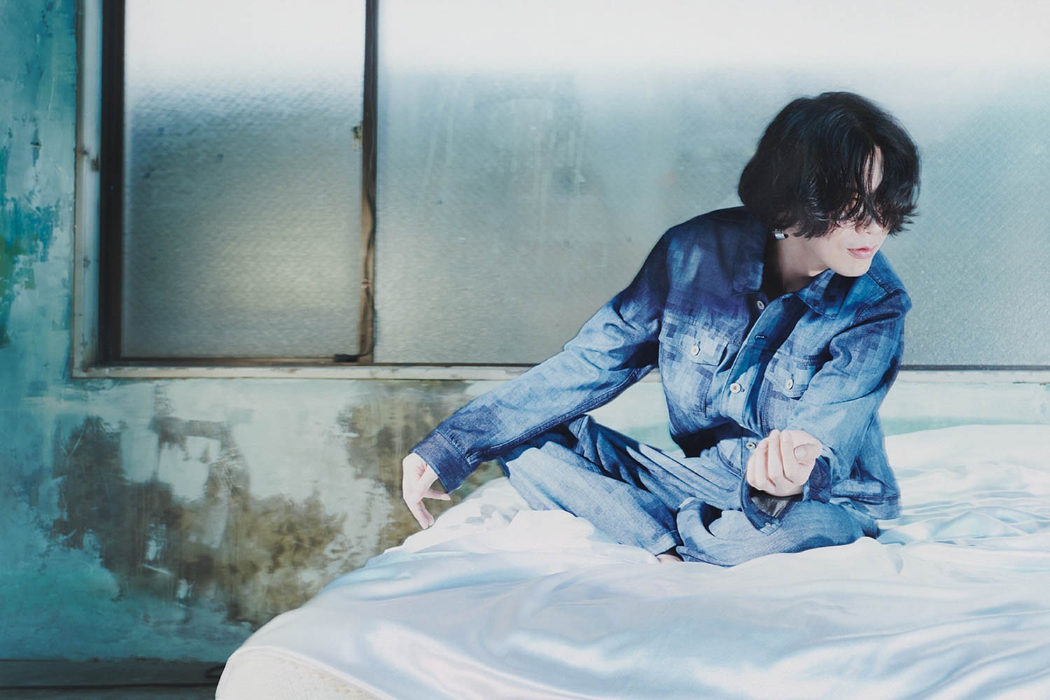 〈ロエベ〉と米津玄師、モードな邂逅 - Slide:7