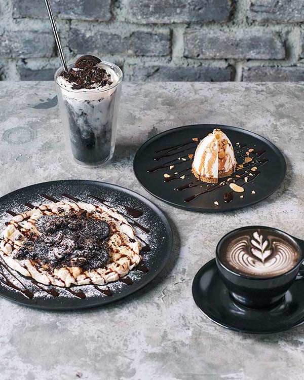 秘密基地めいた雰囲気も素敵。下北沢と新御徒町の新カフェ 黒白カフェが増えていた④ felice domani shimokitazawa - Slide:1