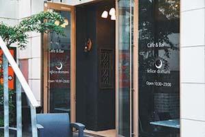 秘密基地めいた雰囲気も素敵。下北沢と新御徒町の新カフェ 黒白カフェが増えていた④ felice domani shimokitazawa