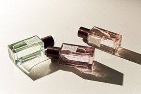 〈TYPE No.〉の肌と髪に使えるミストは香りもテクスチャーも軽すぎず重すぎないバランス。Instagram→@type_no._official