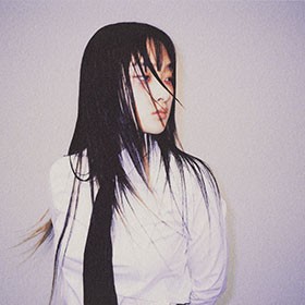 キラキラふわふわ漂うダンスミュージックで宇宙へ - Slide:1