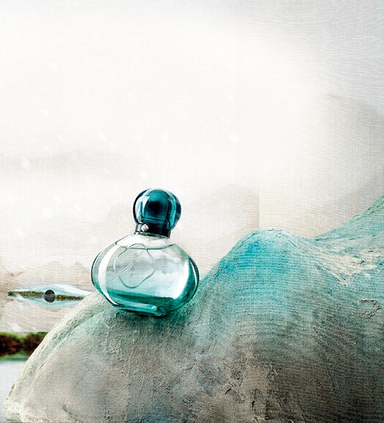 中国屈指のトップコスメブランド。フレグランスシリーズは本国のみで展開。西湖の情景からインスパイアされ明の古代のレシピからヒントを得ているとか。中国由来の花々の香りが特徴。みずみずしいボトルも目を惹く。jp.florasis.com