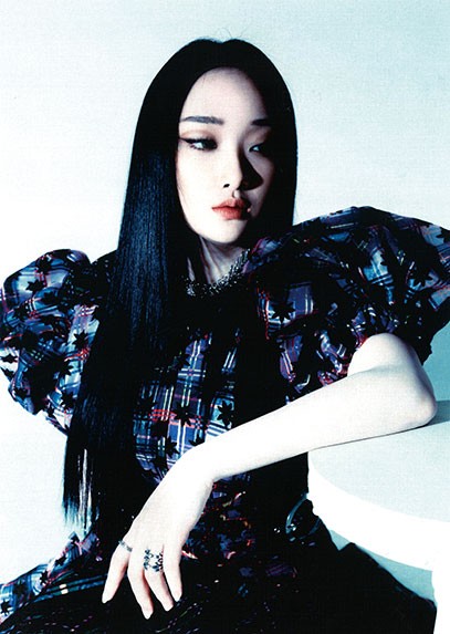 キラキラふわふわ漂うダンスミュージックで宇宙へ - Slide:2