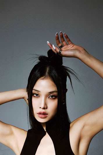 キラキラふわふわ漂うダンスミュージックで宇宙へ - Slide:2