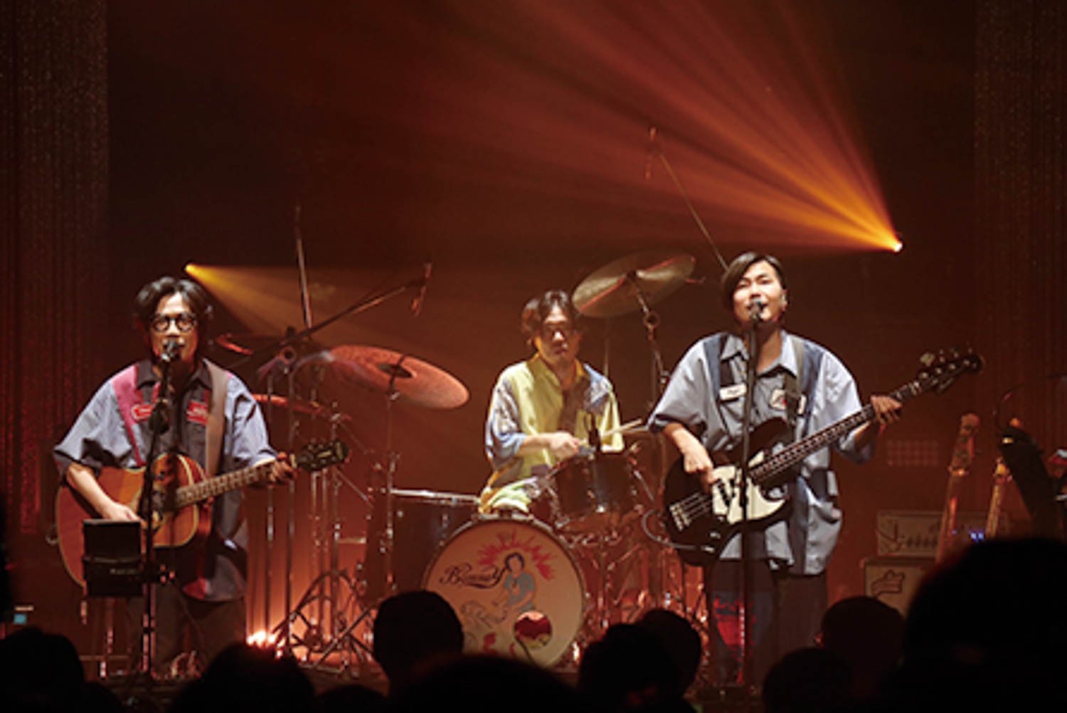 高校生の頃の自分に伝えたいのは「2023年の夏はくるりのツアーやレコーディングに参加したりして5年目を迎えているよ!楽しんで!」。