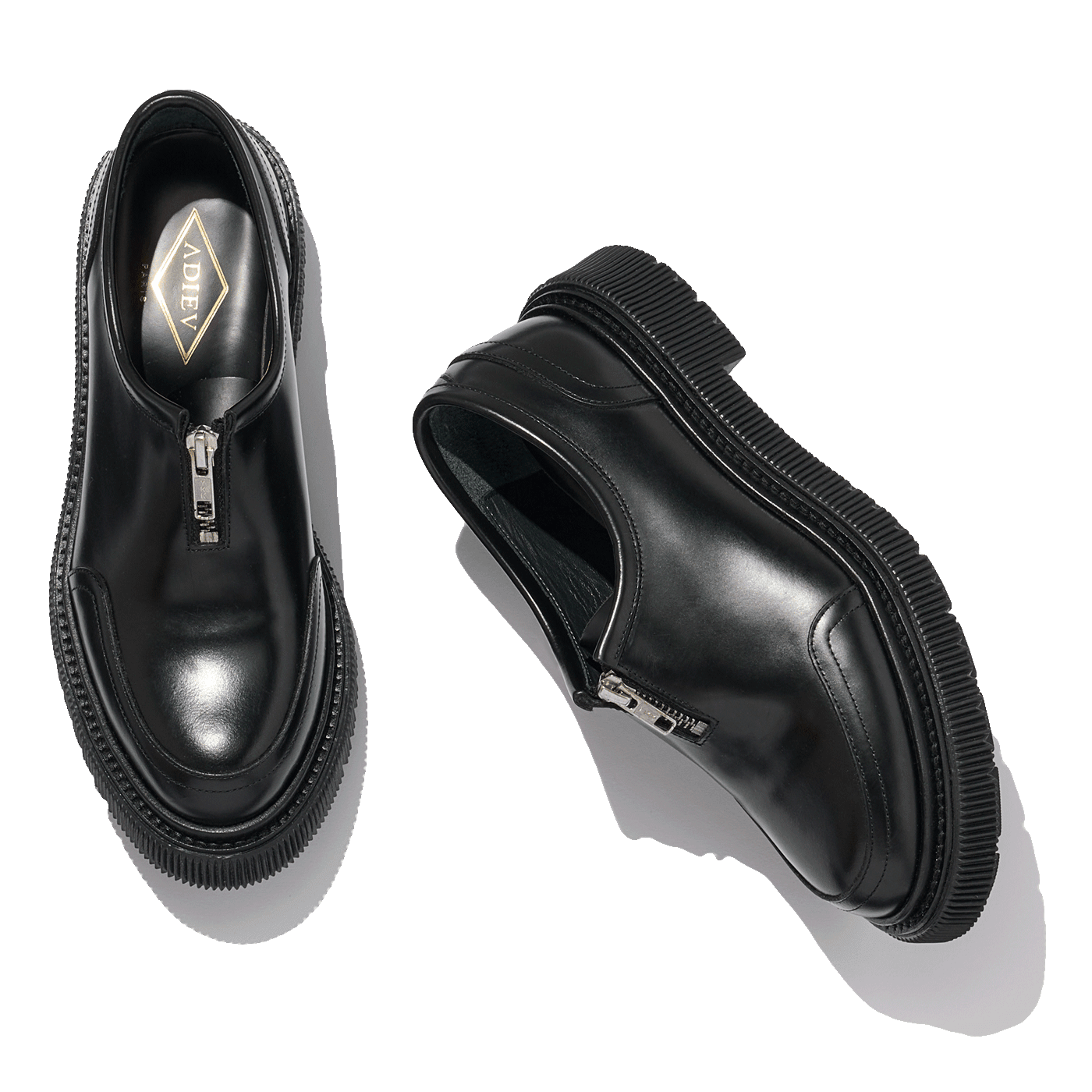 シューズ ¥74,800(アデュー | バウ インク)