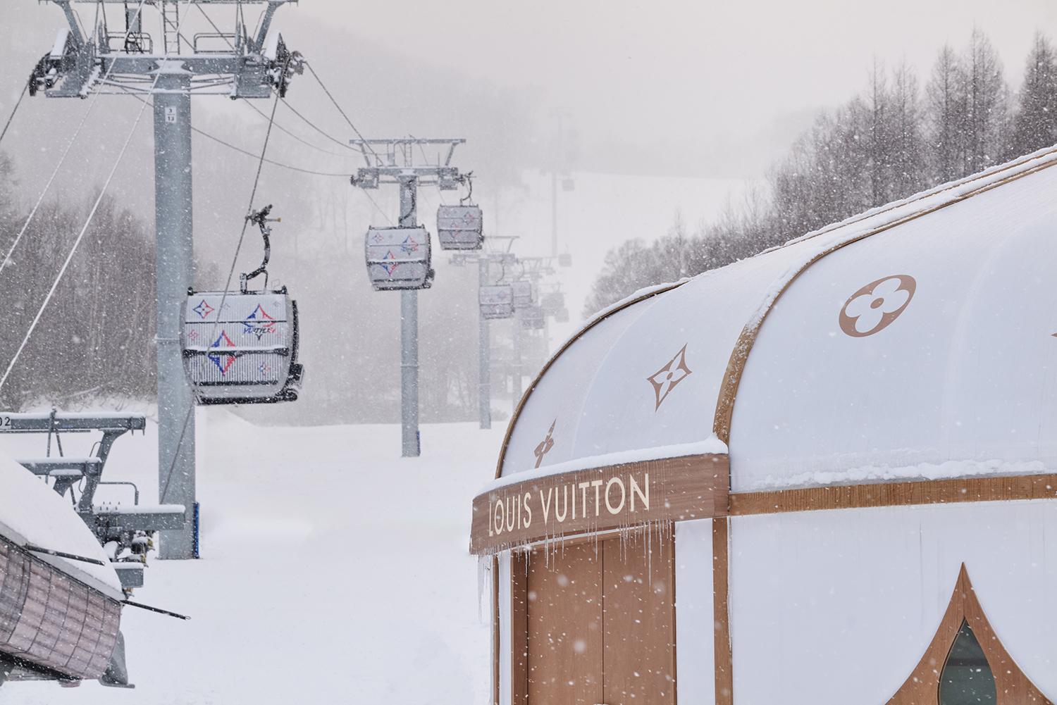 〈ルイ・ヴィトン〉期間限定店がニセコの雪上に降り立つ - Slide:3