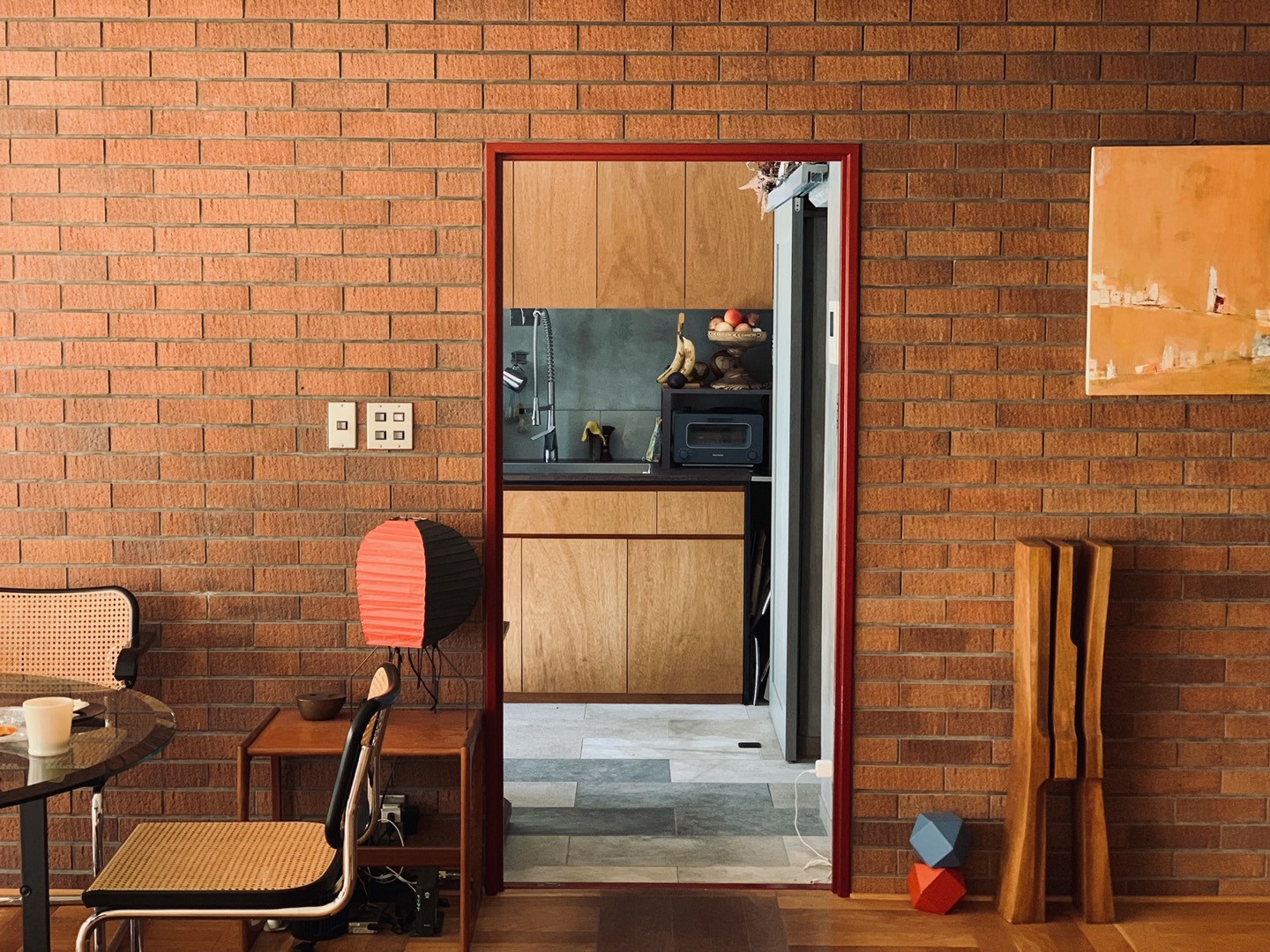 私と部屋 vol.121 素材の温もりに差し色を - Slide:1