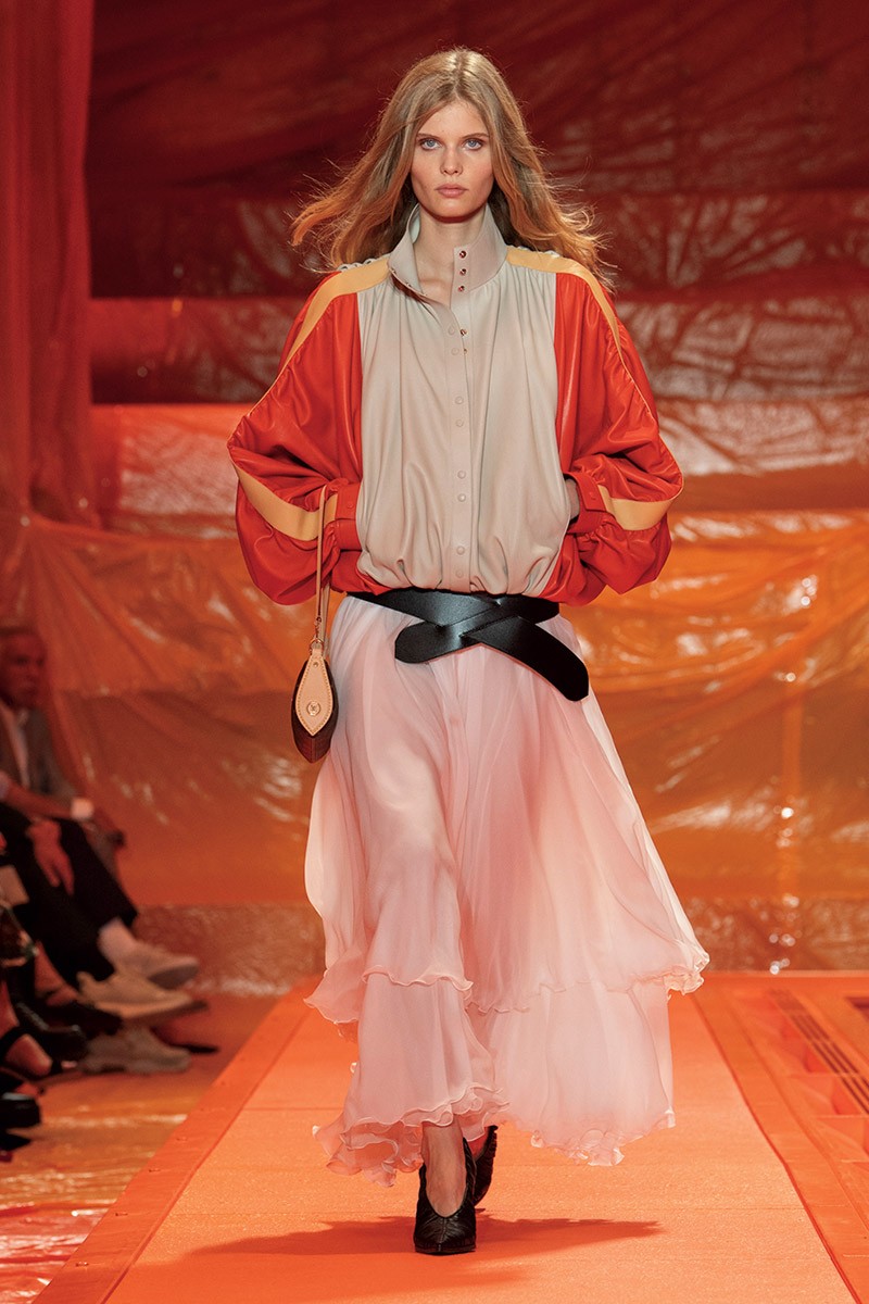 ふんわり、軽やか。今年は穏やかな風が吹く - Slide:1