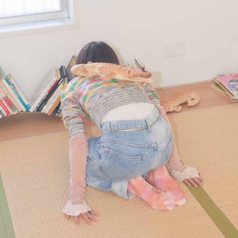 伊藤万理華「誰かのホーム・スイート・ホーム」 | アレキサンダー・ジュリアン - Slide:4