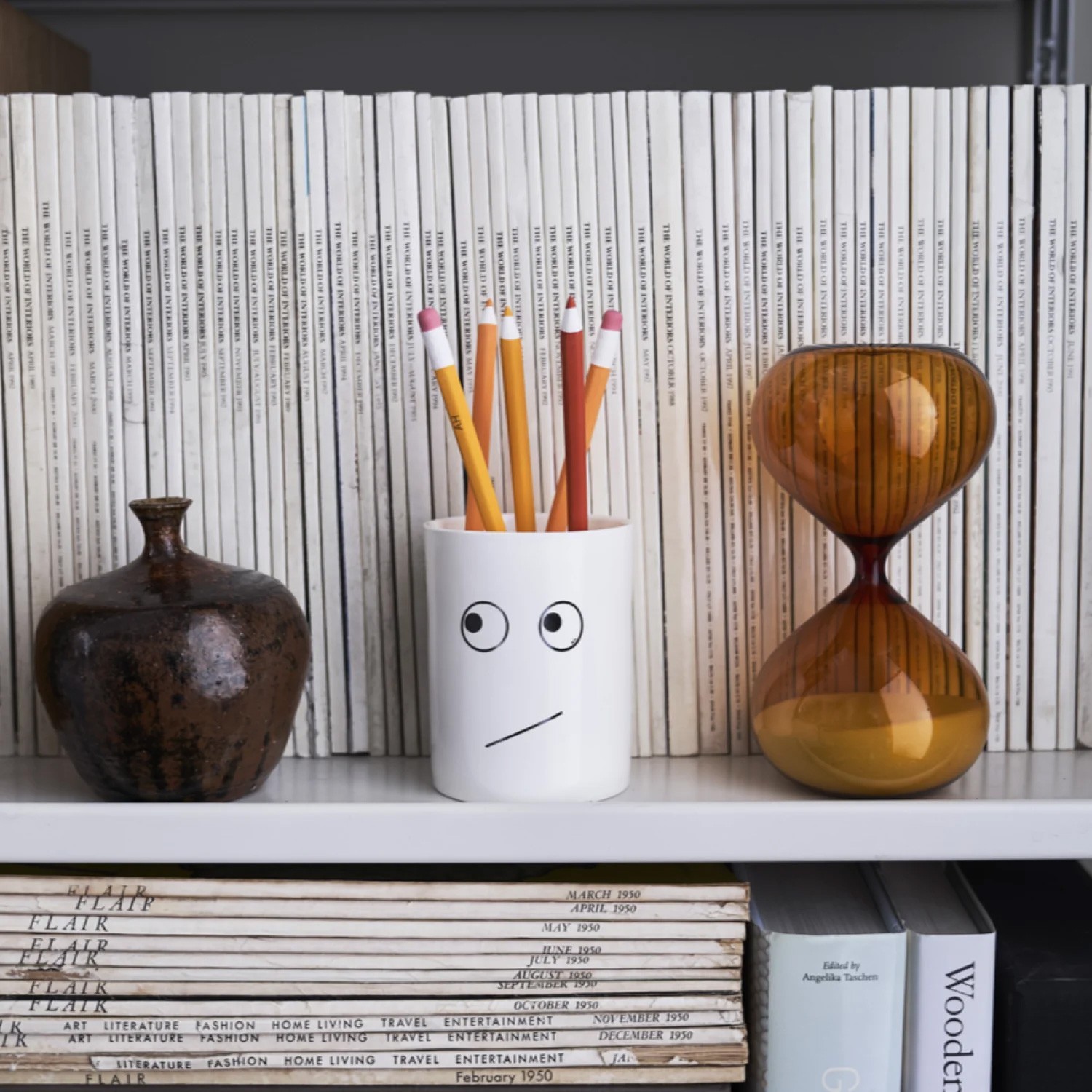 アニヤハインドマーチ - Slide:2