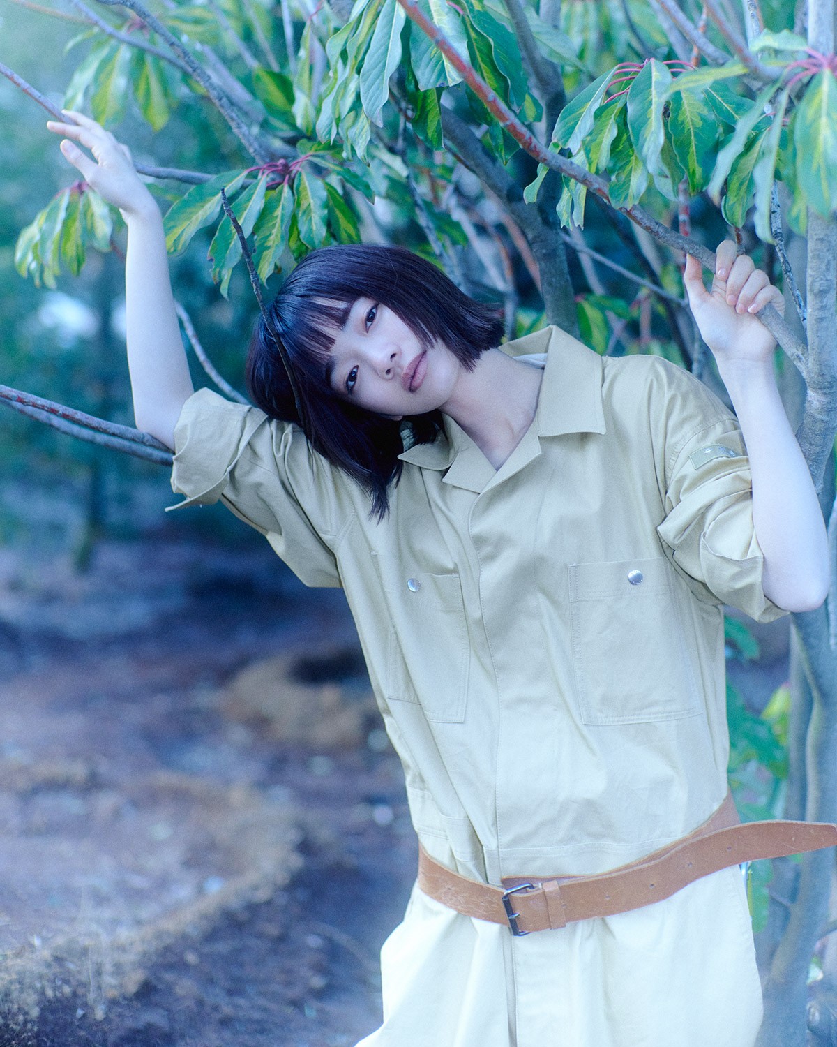 見上 愛が着る〈タトラス〉チャーミング・ミリタリー