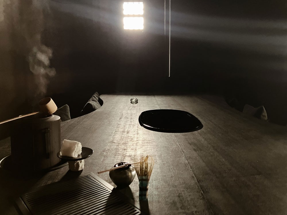 〈居雨/KYO〉の幻想的なティー体験|「KYO AMAHARE」