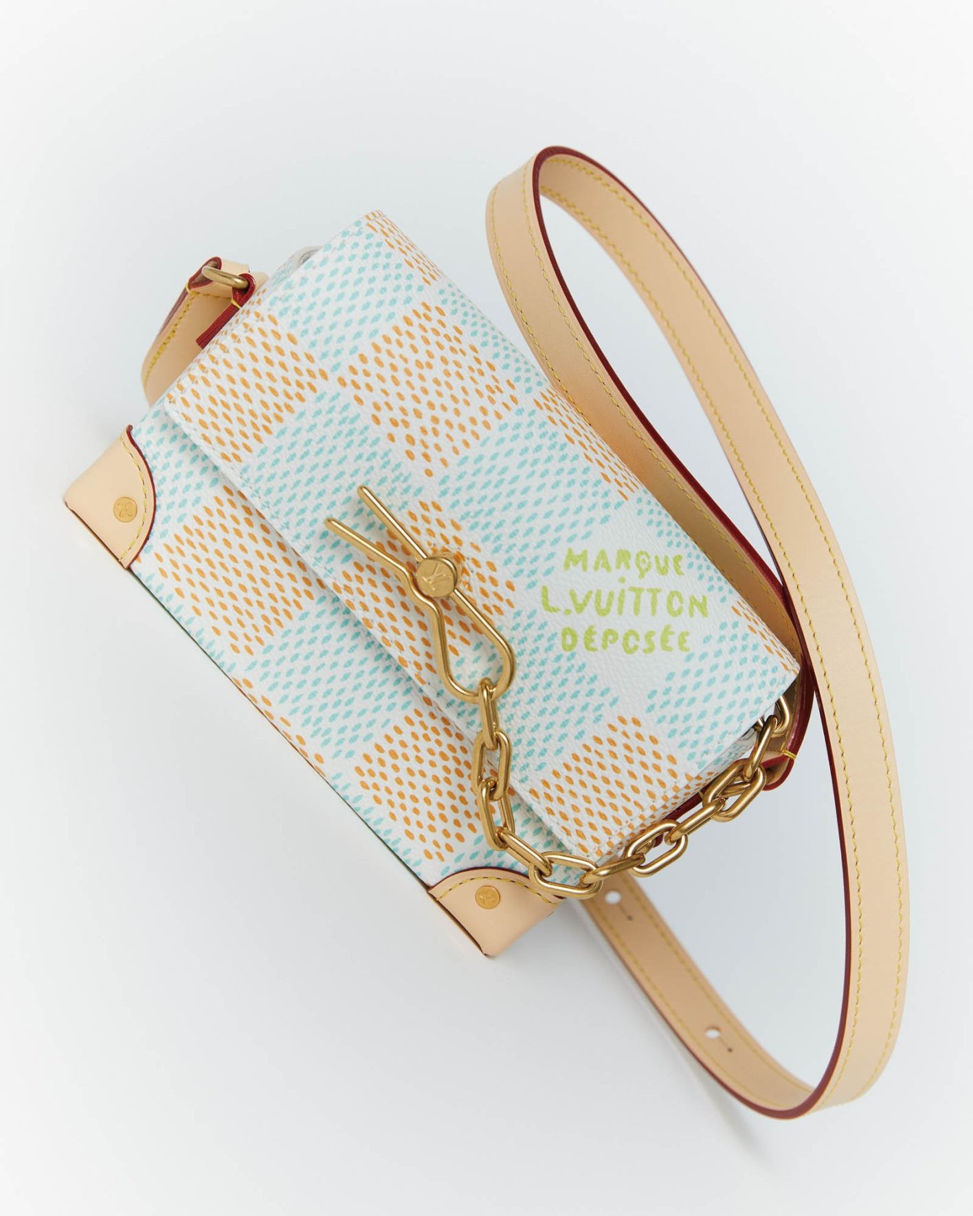 〈ルイ・ヴィトン〉アートを感じる小さなトランク