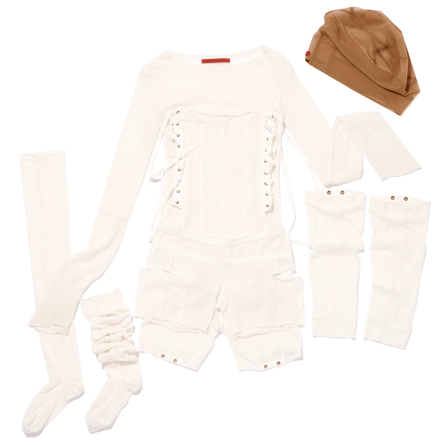 ベレー帽 ¥16,500、Tシャツ ¥29,700、オールインワン ¥31,900、ショートパンツ・ニーパーツソックス・ソックス*セット ¥58,300(以上ムッシャン | サカス ピーアール)