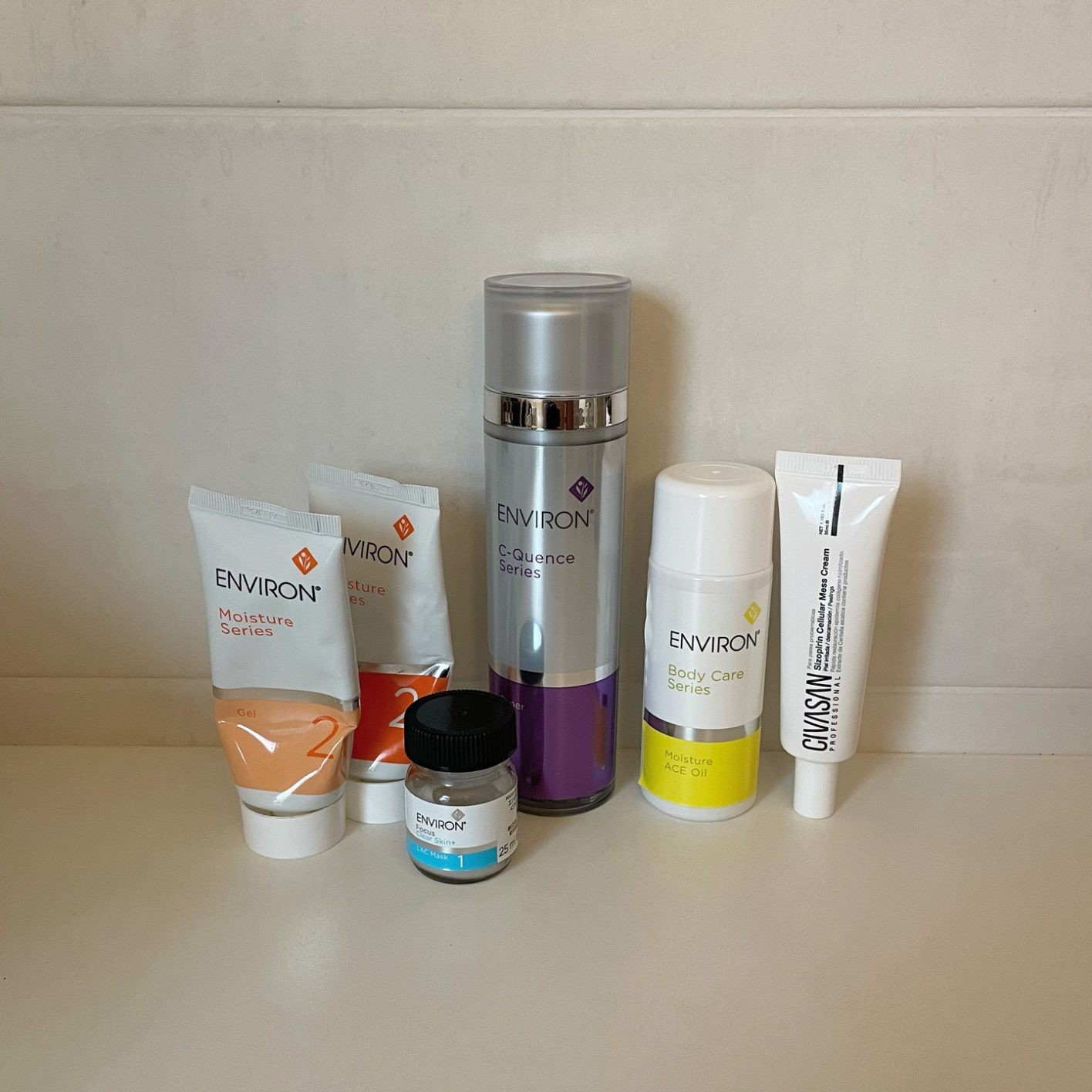 きれいな人のポーチの中身 vol.177 - Slide:1