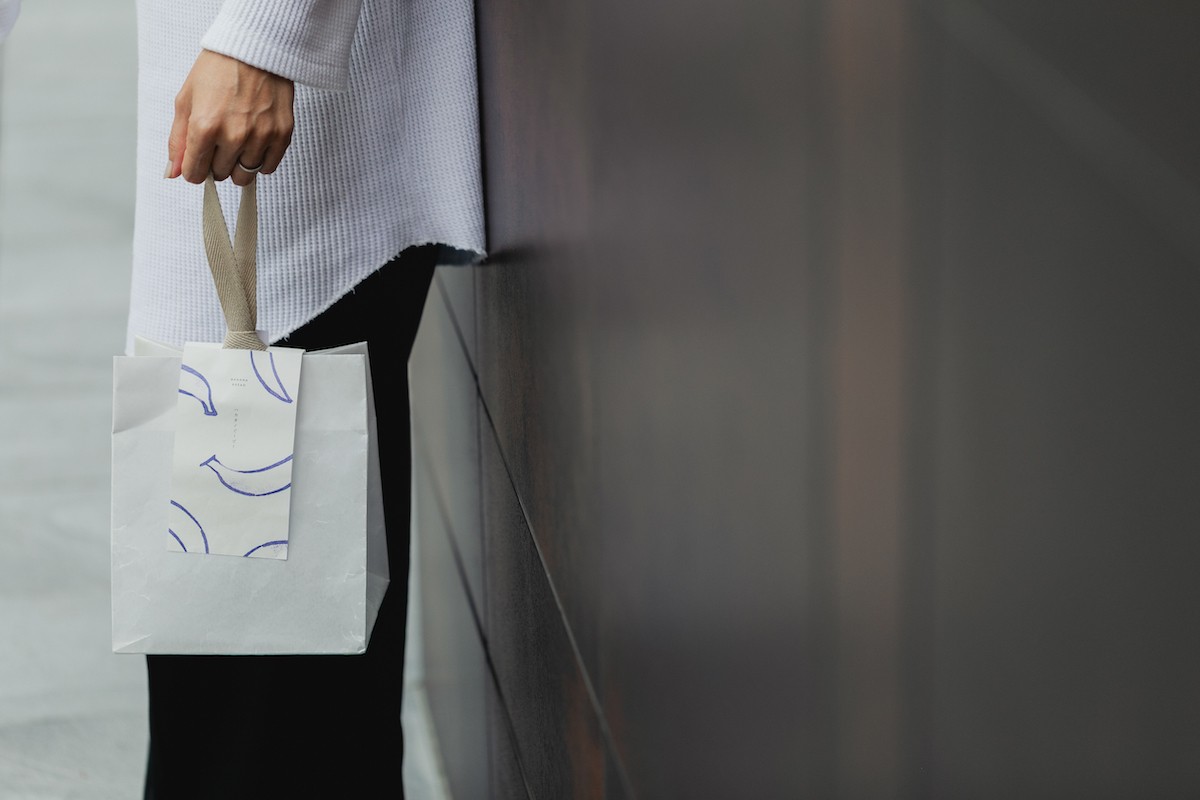 ハカタノビービー バナナブレッド 袋 - Slide:1