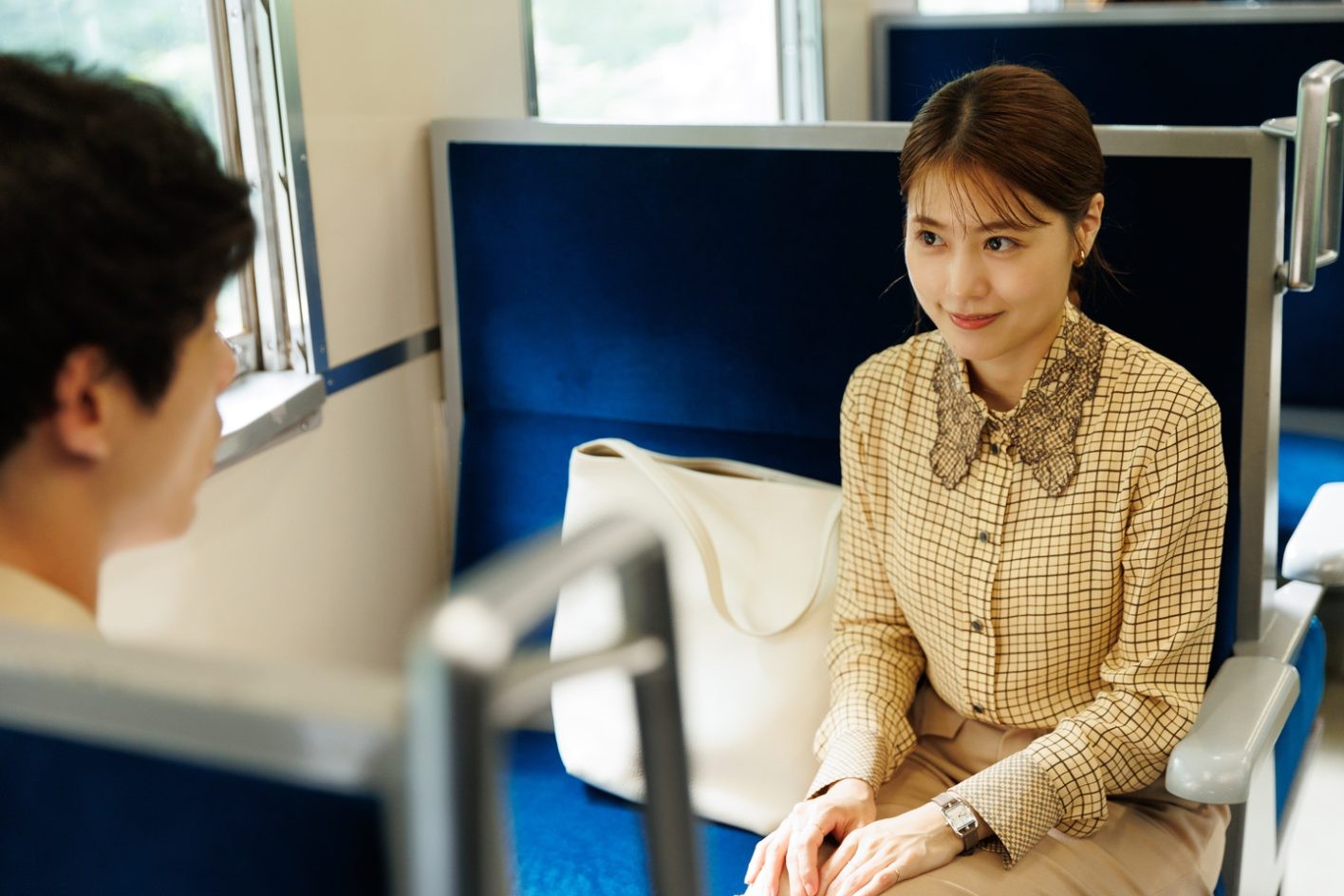 Netflixシリーズ『さよならのつづき』有村架純演じる“さえ子”が愛するファッションの秘密