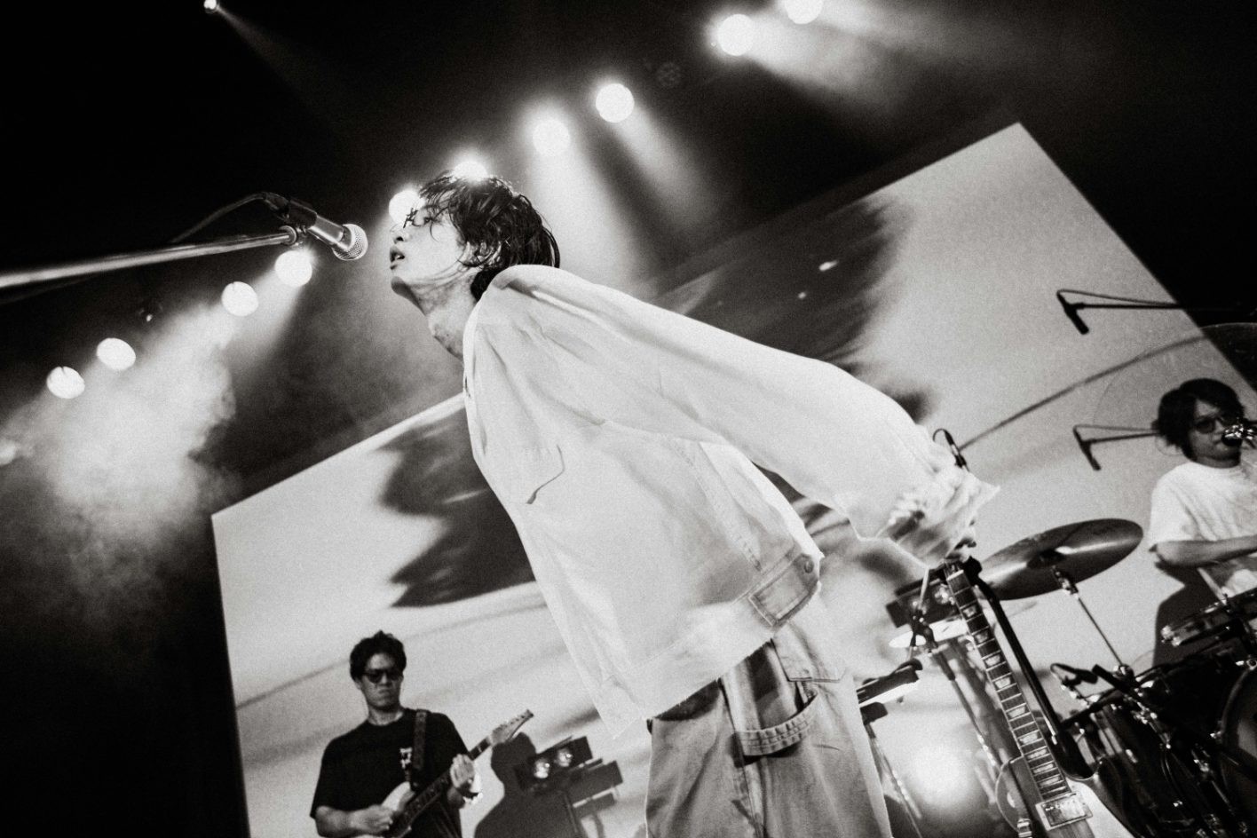 アンコールは、1stEPに収録されている人気曲「≒」。