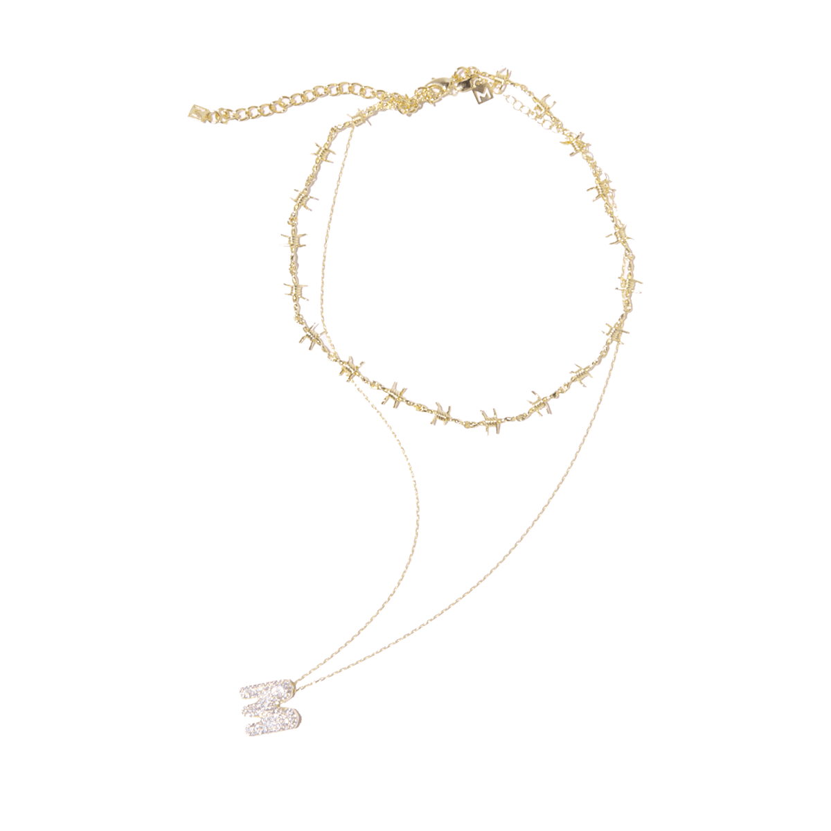 アルファベットネックレス ¥34,500、チョーカー ¥27,200(共にザ・エムジュエラーズ)