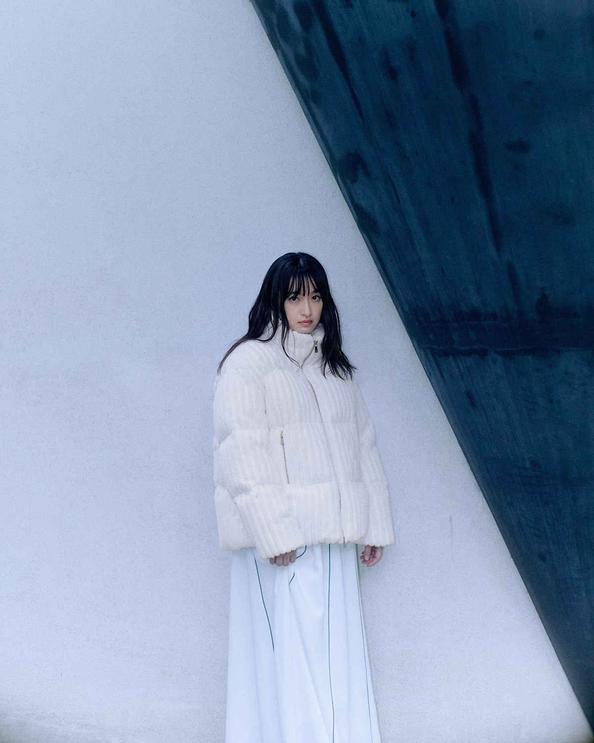 門脇麦と〈TATRAS〉のダウン