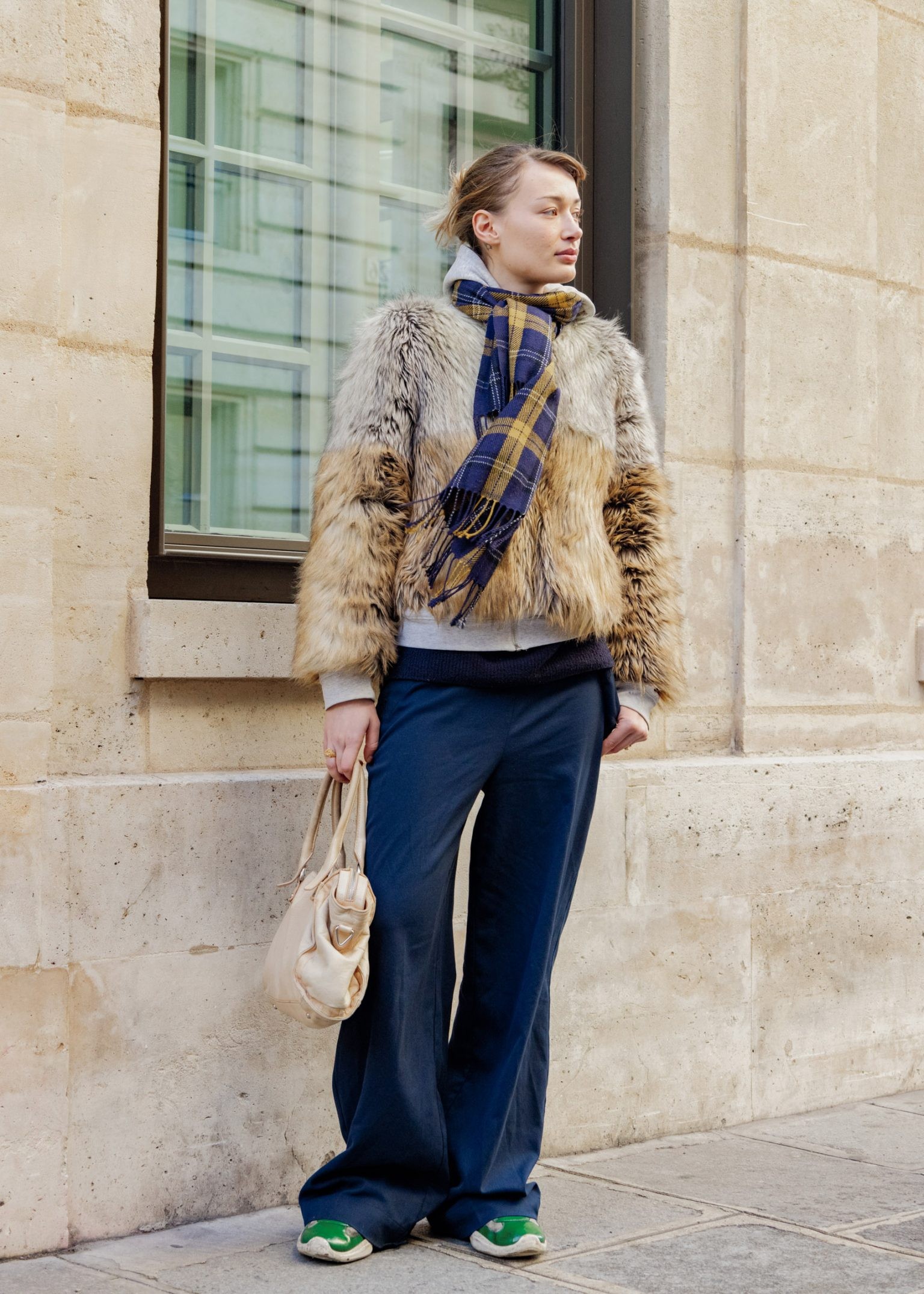 ファッションLOVERSの私服スタイル大調査!GINZA 2月号「SNAP COLLECTION 2025」特集 - Slide:5