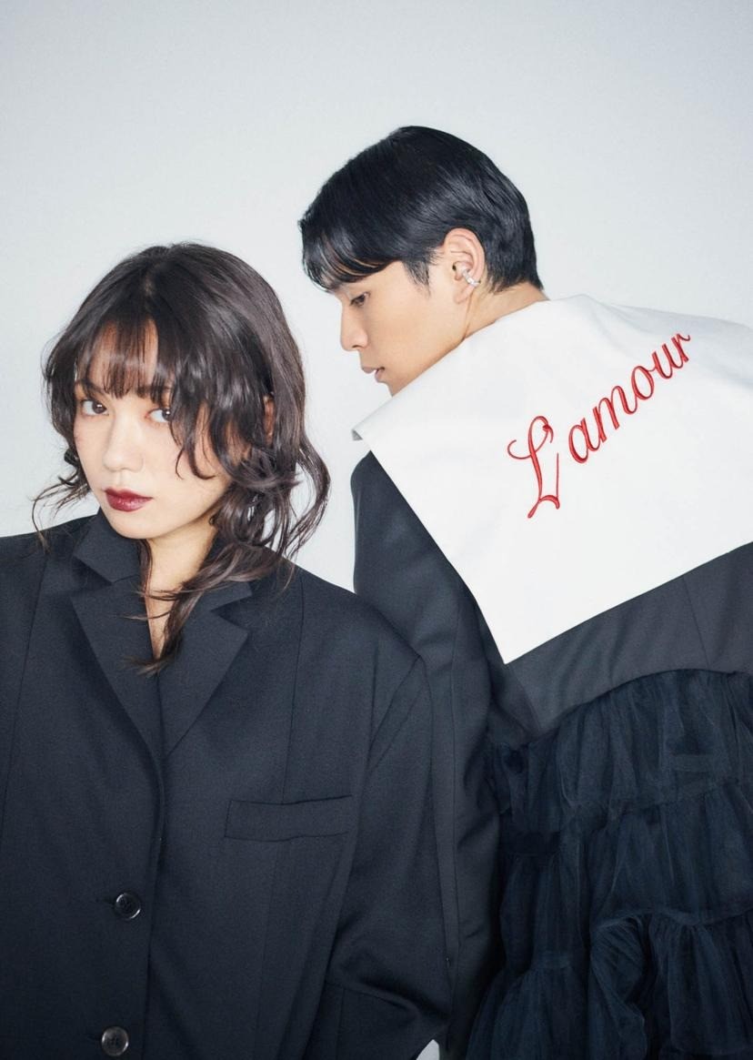 二階堂ふみと眞栄田郷敦。ニュートラル・モードに着替えて