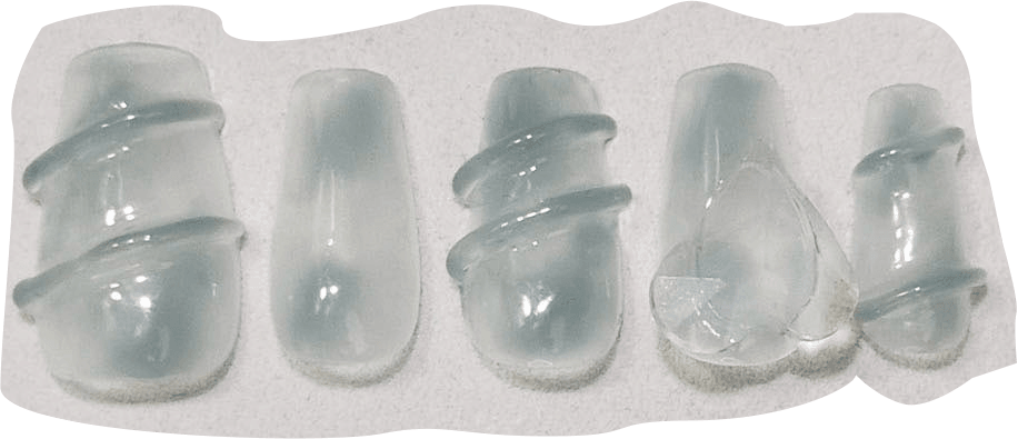 指先のキーワードは“シースルー&こざっぱり” - Slide:1