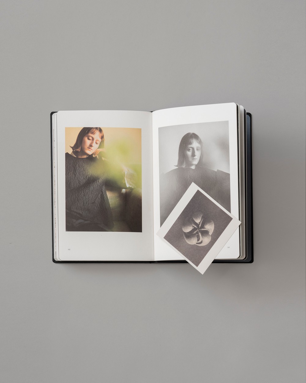 〈ドゥロワー〉が“花”を主題にした写真集を数量限定配布 - Slide:2