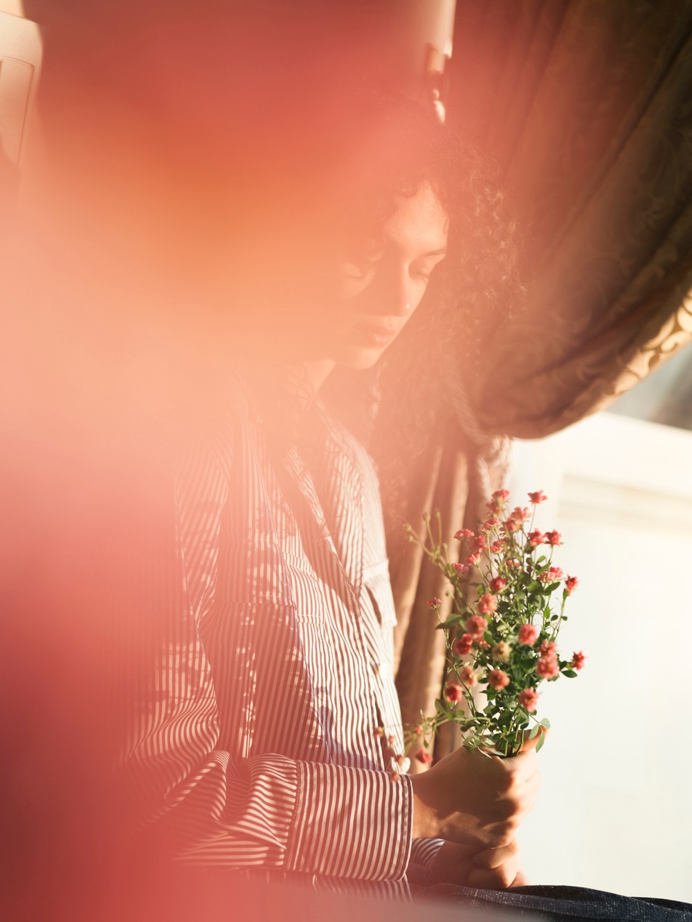 〈ドゥロワー〉がフォトブック『Flower Book』を制作 水谷太郎 須山悠里 - Slide:1