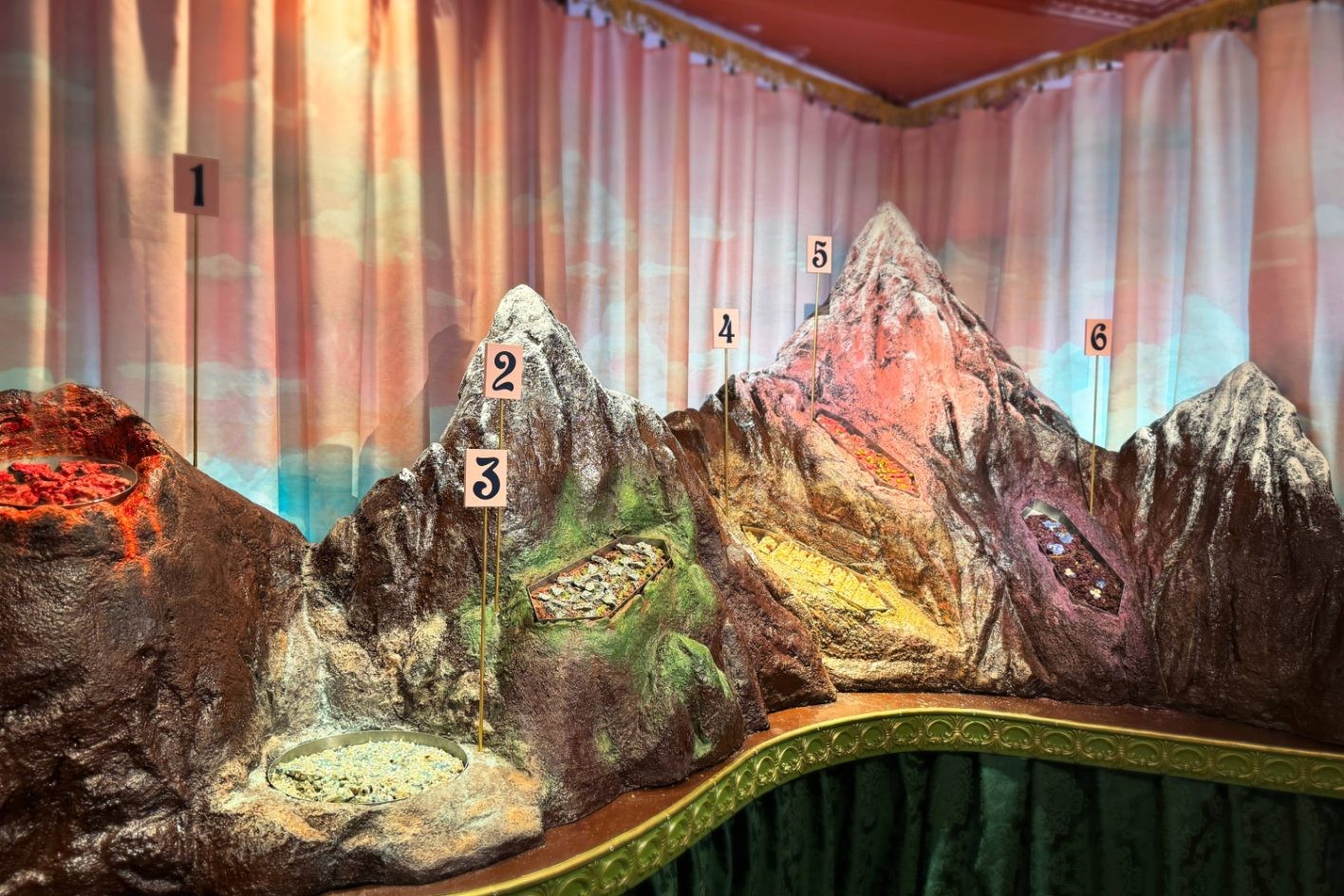 小楽園、バレンタイン - Slide:1