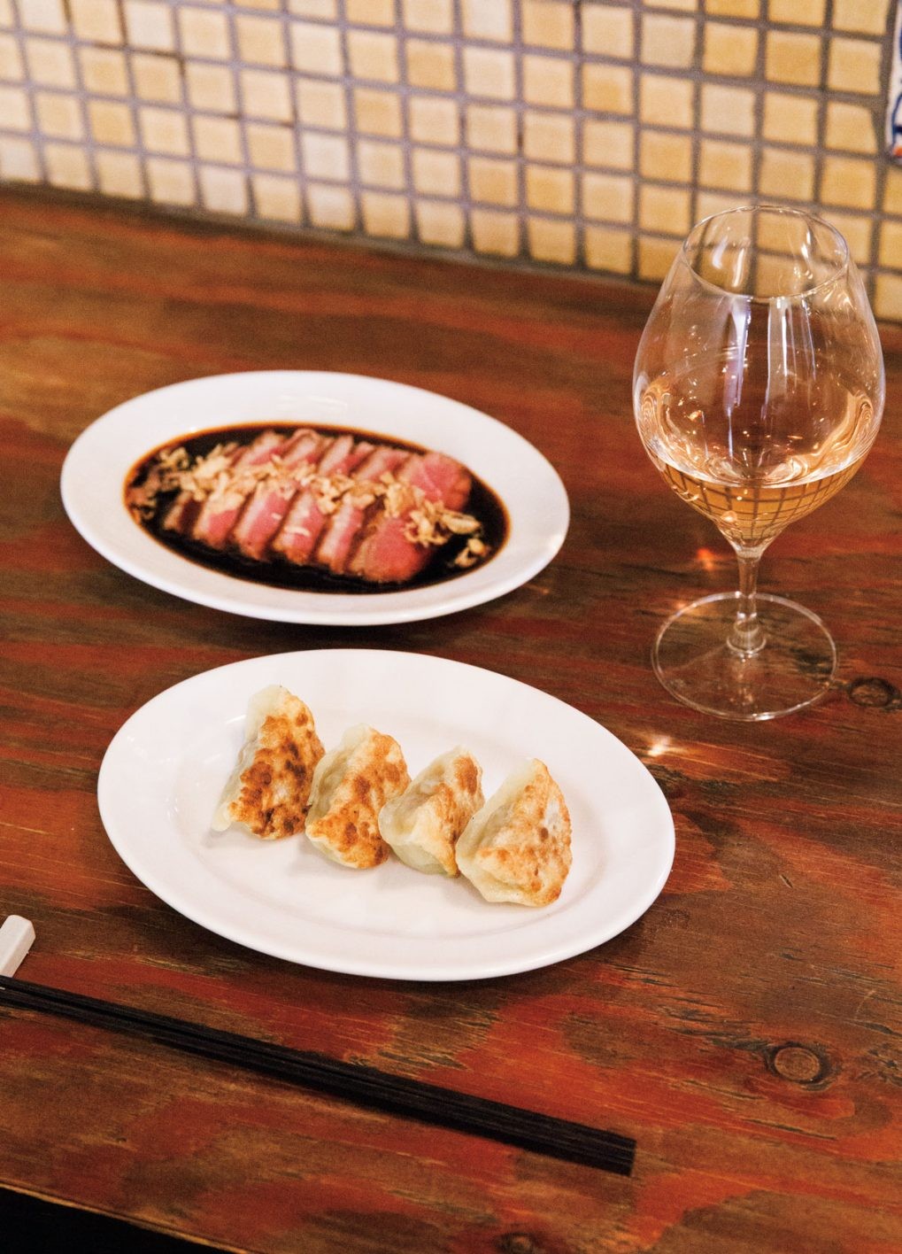 気軽な点心バルで、ワイン片手に手作り点心に舌鼓 - Slide:1