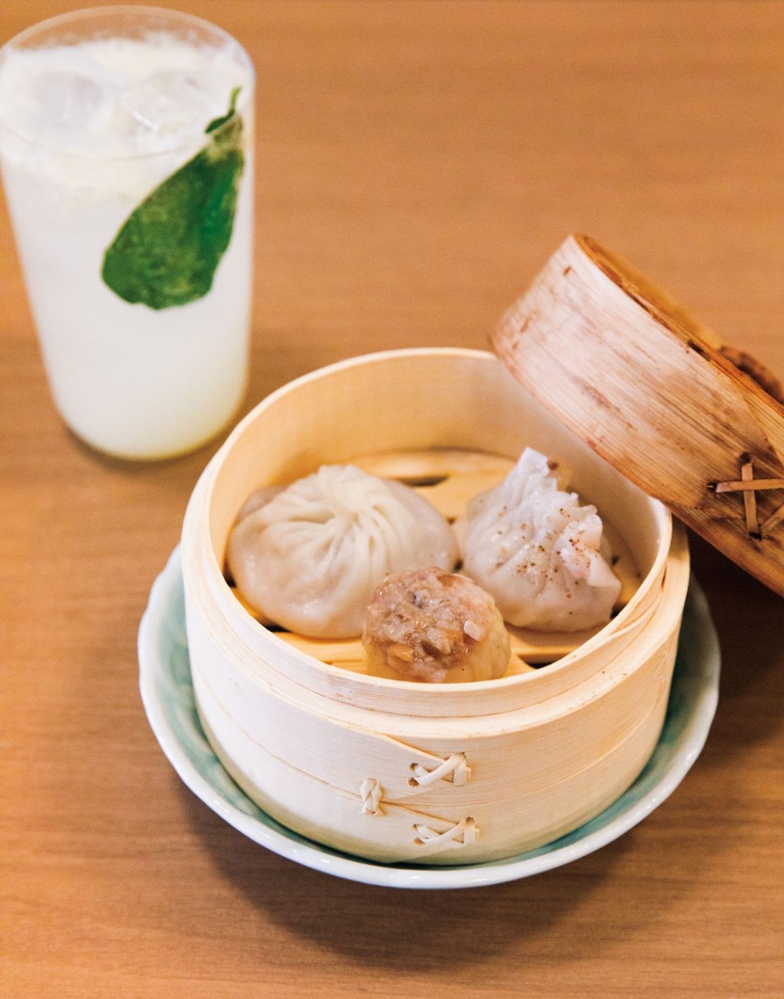 気軽な点心バルで、ワイン片手に手作り点心に舌鼓 - Slide:2