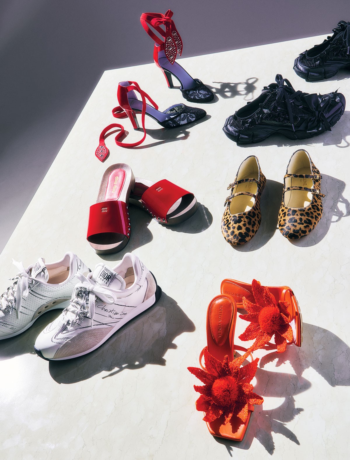 遊びにあふれる華やぎ個性派な一足は?